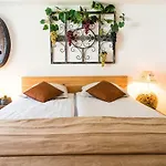 Reves Gourmands, Hotellerie & Gastronomie Hotel
