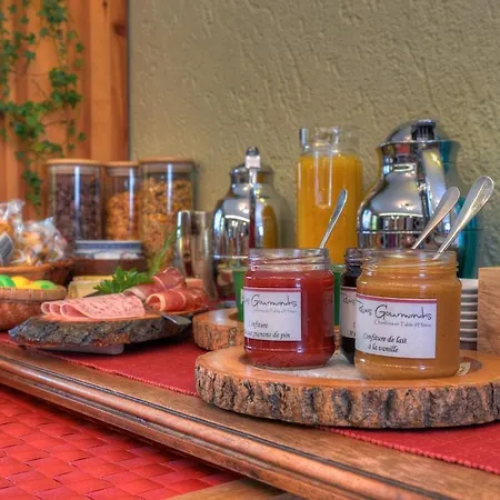 Reves Gourmands, Hotellerie & Gastronomie מלון 3*