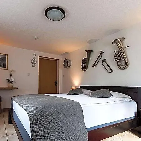 Reves Gourmands, Hotellerie & Gastronomie 3*