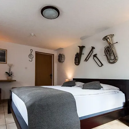 Reves Gourmands, Hotellerie & Gastronomie Ξενοδοχείο